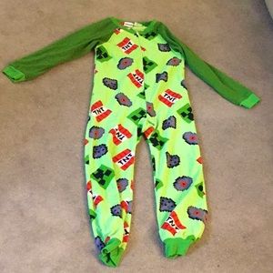 One piece youth sleeper size 10/12